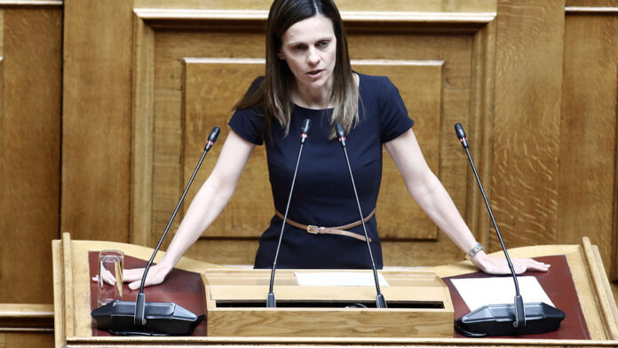 Αποχωρεί από τη Βουλή η Έφη Αχτσιόγλου – «Δεν εγκαταλείπω την ενεργό πολιτική»