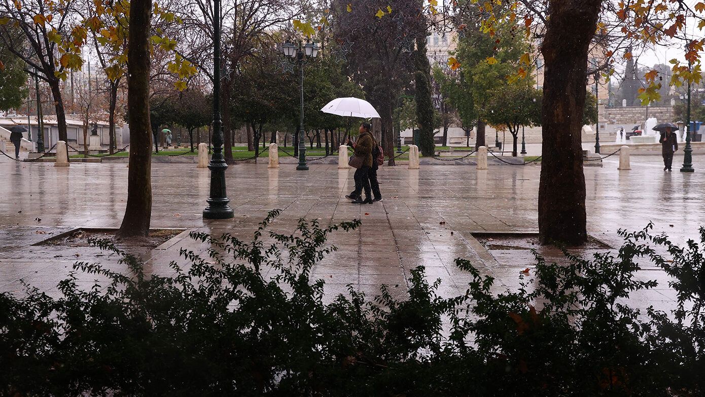 Οι χάρτες με τις περιοχές που θα πληγούν πιο έντονα από καταιγίδες – Πότε φτιάχνει ξανά ο καιρός