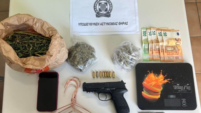 Συνελήφθησαν δύο άτομα στη Σαντορίνη για διακίνηση ναρκωτικών – Κατασχέθηκαν κάνναβη, κοκαΐνη, όπλα και εργαστήριο υδροπονικής καλλιέργειας