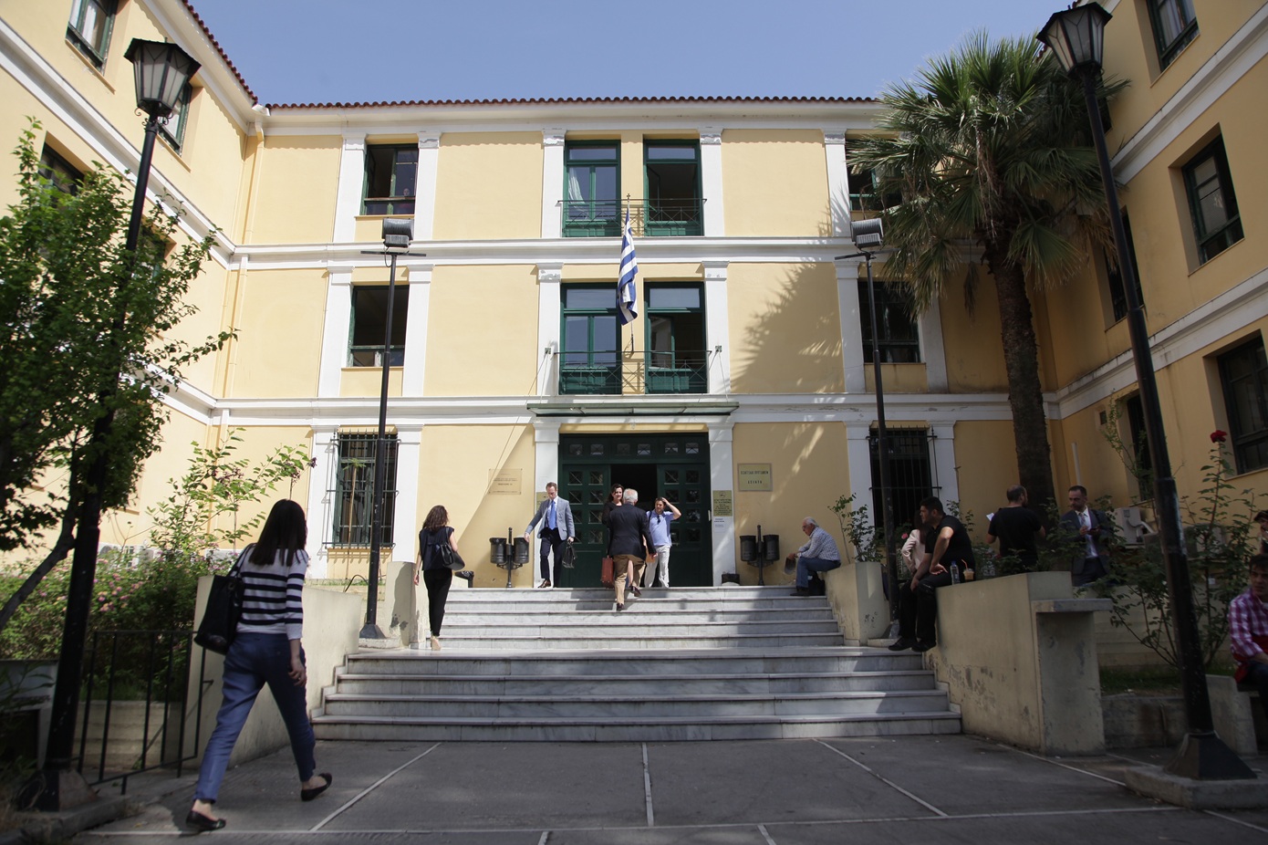 Προφυλακίστηκαν 7 από τους 9 κατηγορούμενους για το κύκλωμα ναρκωτικών στα Βόρεια Προάστια – Οι συνομιλίες που τους «έκαψαν»