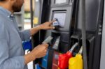 ΑΑΔΕ: Υποχρεωτικό το ΑΦΜ στις αγορές καυσίμων χονδρικής από το 2027 – Τέλος οι απλές αποδείξεις στα πρατήρια