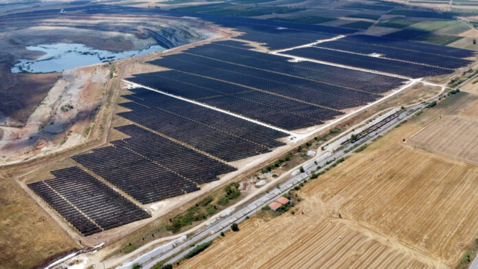 Φωτοβολταϊκά σχεδόν 1 GW σε πλήρη λειτουργία στη Δυτική Μακεδονία από RWE και ΔΕΗ