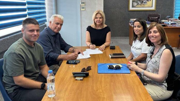 Σύμβαση για νέα πλατεία στη συνοικία Πέτρου και Παύλου Χαλκίδας υπεγράφη