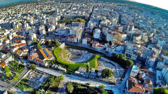 Προχωρά η δημιουργία νέας πλατείας στην Λάρισα