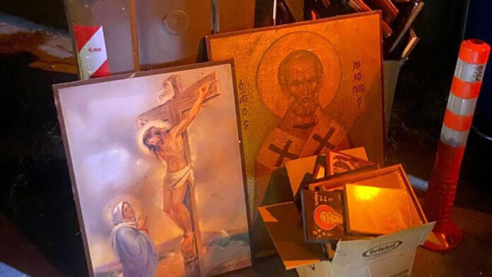 Ιερές εικόνες και εκκλησιαστικά βιβλία βρέθηκαν πεταμένα σε κάδο στα Χανιά