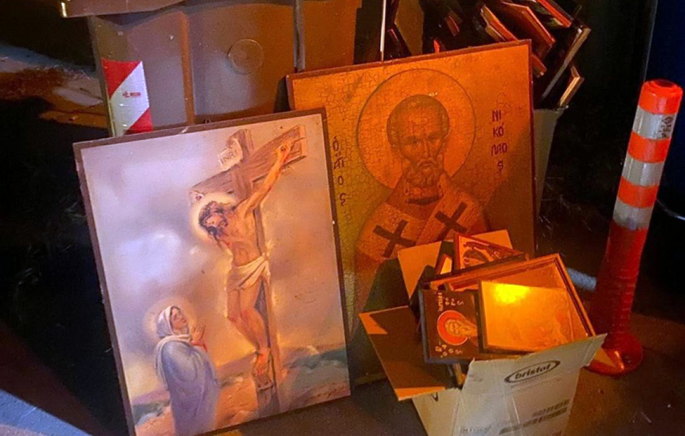 Ιερές εικόνες και εκκλησιαστικά βιβλία βρέθηκαν πεταμένα σε κάδο στα Χανιά