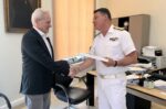 Ο Περιφερειακός Διοικητής του Λιμενικού Σώματος Κρήτης στο Δημαρχείο Ηρακλείου