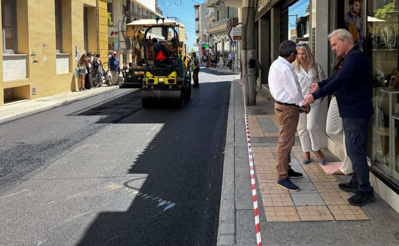 Αυτοψία του Δημάρχου Ηρακλείου σε εργασίες ασφαλτοστρώσεων