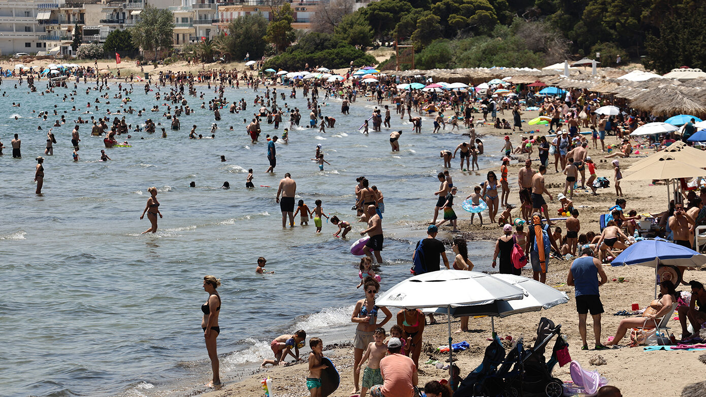 «Μακρύ καυτό καλοκαίρι» δείχνουν τα προγνωστικά μοντέλα, με ζέστη και λίγες βροχές – Τι προβλέπεται για Ιούλιο και Αύγουστο