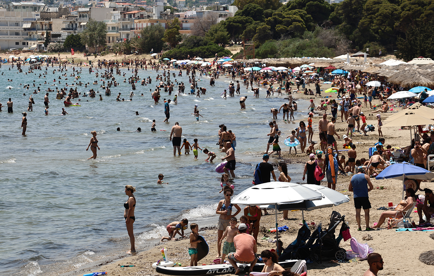 «Μακρύ καυτό καλοκαίρι» δείχνουν τα προγνωστικά μοντέλα, με ζέστη και λίγες βροχές – Τι προβλέπεται για Ιούλιο και Αύγουστο