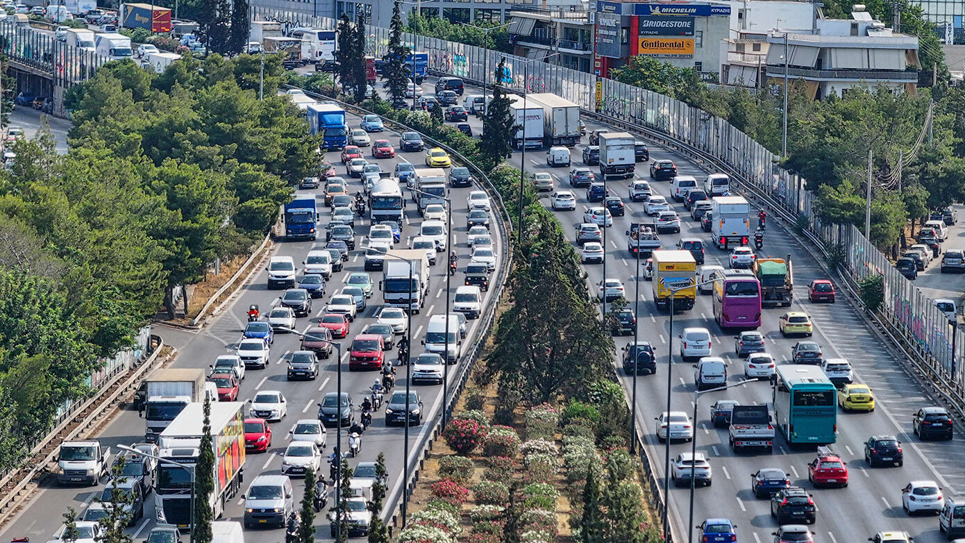 Κίνηση στην Αττική: Έμφραγμα στον Κηφισό και το κέντρο της Αθήνας, με μεγάλες καθυστερήσεις