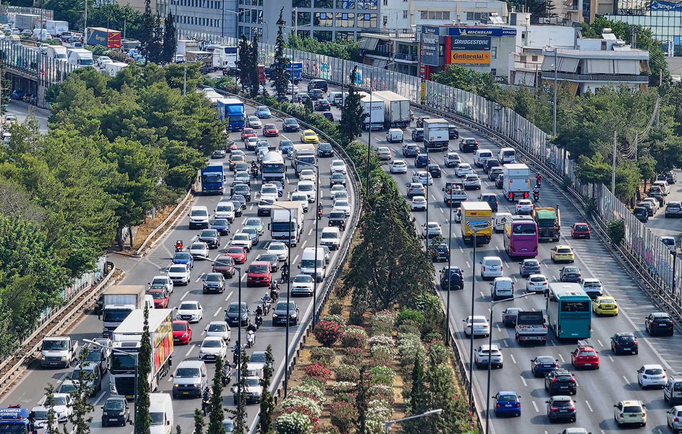 Κίνηση στην Αττική: Έμφραγμα στον Κηφισό και το κέντρο της Αθήνας, με μεγάλες καθυστερήσεις