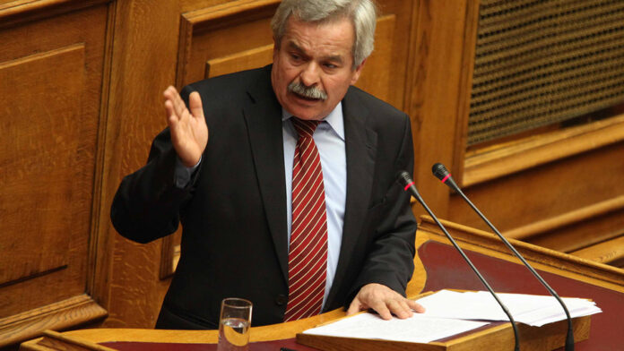 Ορκίστηκε βουλευτής ο Κωνσταντίνος Κόλλιας