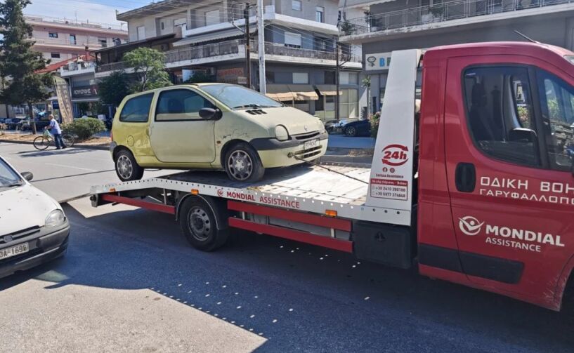 Νέα επιχείρηση απομάκρυνσης εγκαταλελειμμένων οχημάτων στη Λάρισα
