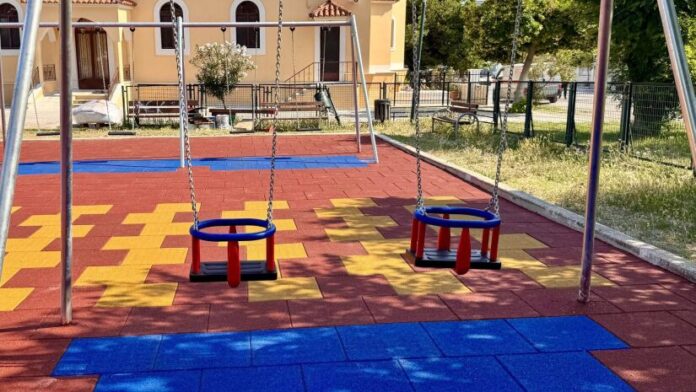 Περιφέρεια Αττικής ραδόθηκε η αναβαθμισμένη παιδική χαρά στον Συνοικισμό Λιβαδειάς