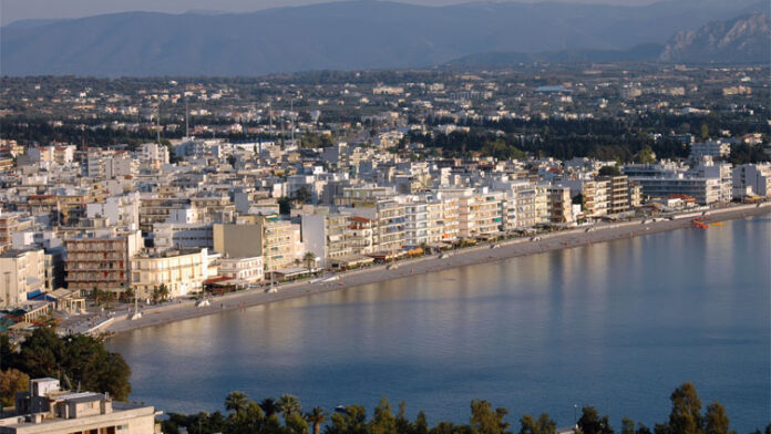 Λουτράκι: Λαγοκέφαλος επιτέθηκε σε δύο λουόμενους και τους έστειλε στο νοσοκομείο