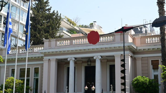 Η επόμενες κινήσεις του Μαξίμου: Συσπείρωση, μεταρρυθμίσεις και έλεγχος των διαρροών προς τα δεξιά