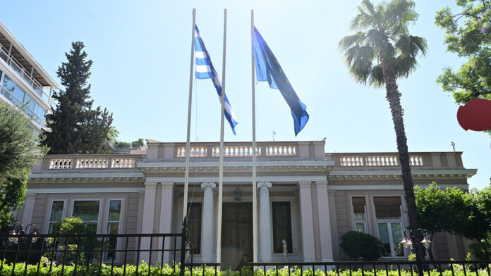 Ο κύβος ερρίφθη: Δεν αποκλείονται και σήμερα οι αλλαγές στο κυβερνητικό σχήμα
