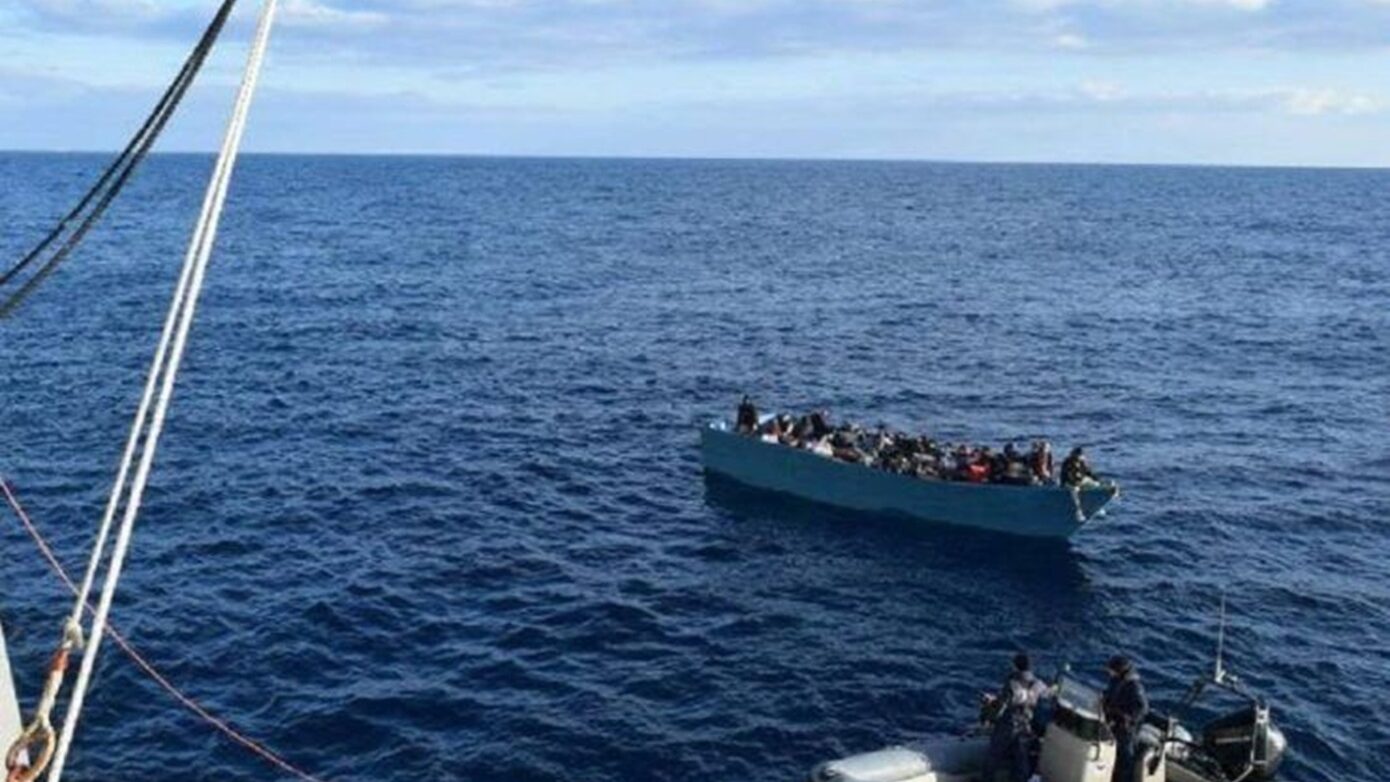 Χανιά: 32 μετανάστες εντοπίστηκαν στη Γαύδο – Μεταφέρονται στην Παλαιόχωρα