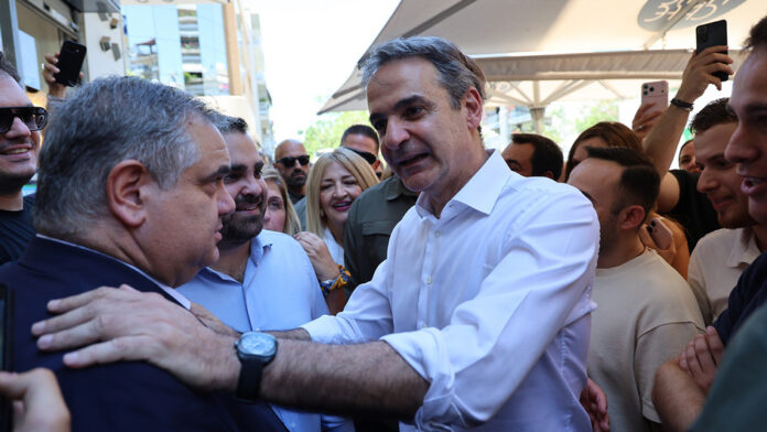 Κυριάκος Μητσοτάκης στη Νέα Σμύρνη: «Εμείς συνεχίζουμε να τρέχουμε»