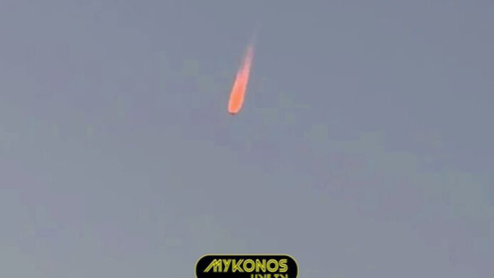 Εντυπωσιακό μυστηριώδες φαινόμενο πάνω από τη Μύκονο – Δείτε το βίντεο