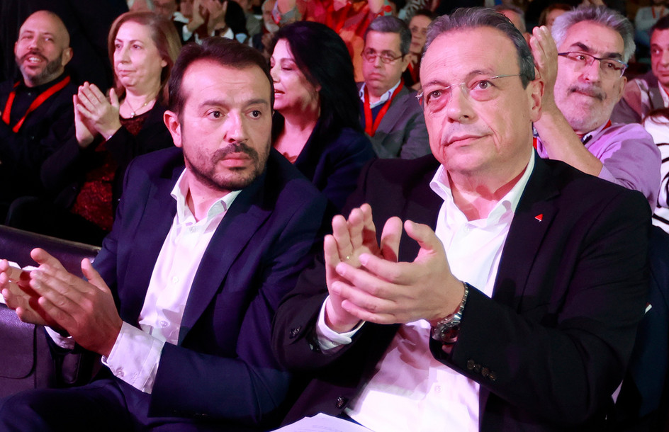 Παππάς για Φάμελλο: Όσο περνούν οι ώρες η ευθύνη που φέρει για συμφωνία με τον Τσίπρα γίνεται κατεπείγουσα.`
