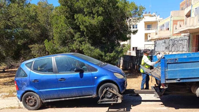 Δ.Β.Β.Β.: Σε εξέλιξη το πρόγραμμα απόσυρσης εγκαταλελειμμένων οχημάτων