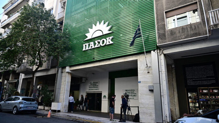ΠΑΣΟΚ: «Κανένα ψέμα δεν μπορεί να καλύψει τον διαρκώς αναξιόπιστο Κυριάκο Μητσοτάκη»