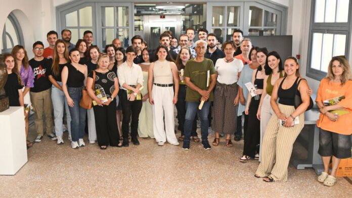 Ο Δήμος Πατρέων στηρίζει τους εκπαιδευτικούς και φύλακες του Λαϊκού Φροντιστηρίου