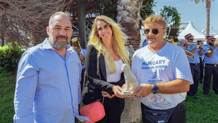 Ουγγρική αντιπροσωπεία στον Πειραιά για την απόδοση τιμής σε Ολυμπιονίκη
