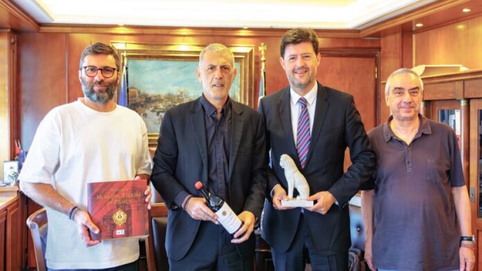 Δήμαρχος Πειραιά: Συνάντηση με τον Πρέσβη της Δημοκρατίας της Μολδαβίας