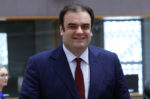 Πιερρακάκης από τη Βουδαπέστη: Η Ελλάδα στηρίζει την ένταξη της κυβέρνησης Μαγιάρ στη ζώνη του ευρώ