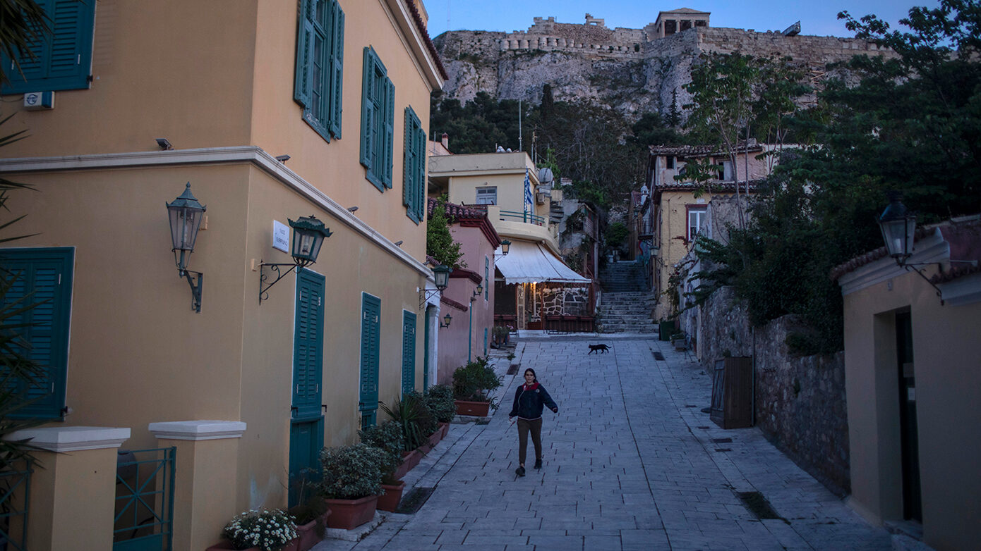 Airbnb στην Πλάκα: Η μεγάλη μάχη στο ΣτΕ για τα ακίνητα που έγιναν τουριστικά καταλύματα