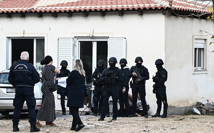 Αστυνομική επιχείρηση με 14 συλληφθέντες, εκ των οποίων 7 ανήλικοι – Είχαν στήσει παραπήγματα σε δημόσιους χώρους