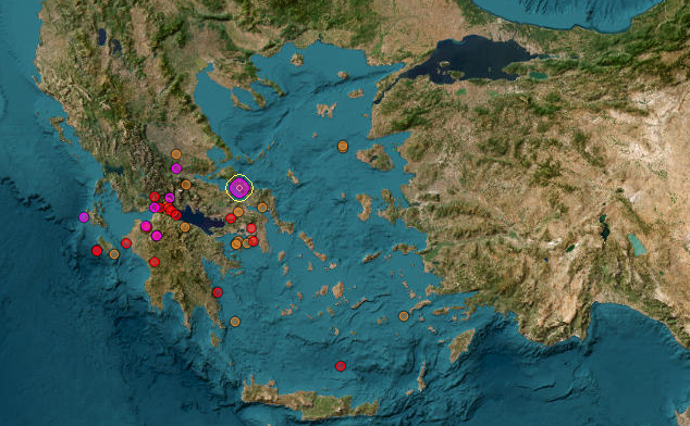 Αλλεπάλληλες σεισμικές δονήσεις έως και 5,2 Ρίχτερ στην Εύβοια – Κατολισθήσεις και ζημιές σε σπίτια