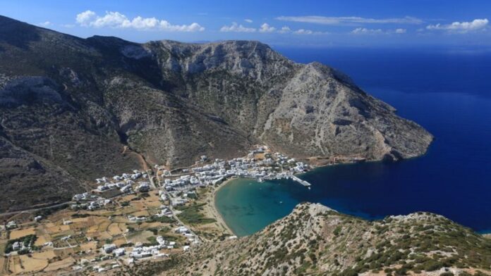Ο Δήμος Σίφνου δίνει σπίτι, επίδομα και εισιτήρια για να προσελκύσει γιατρούς