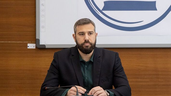 Β. Σίμος: Η Πετρούπολη αρνείται την πολιτική των funds
