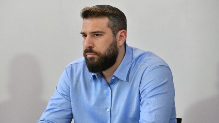 Β. Σίμος: «Τα αρπακτικά των funds δεν έχουν “ούτε ιερό, ούτε όσιο»