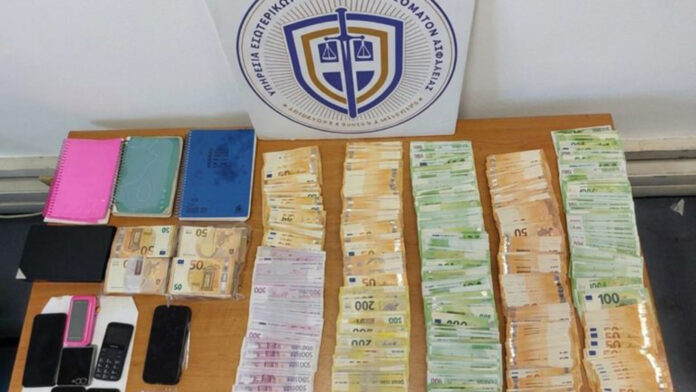 3.500 σελίδες η δικογραφία για το πολεοδομικό κύκλωμα διαφθοράς στην Αττική – Οι θέσεις-κλειδιά και το ζευγάρι που είχε ηγετικό ρόλο