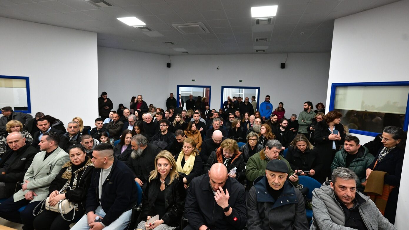 Δίκη για τα Τέμπη: Η εισαγγελέας εισηγείται την αποδοχή των δηλώσεων υποστήριξης κατηγορίας από τους Δικηγορικούς Συλλόγους