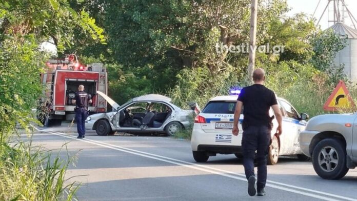 Θεσσαλονίκη: Ένας νεκρός και ένας τραυματίας μετά από μετωπική σύγκρουση δύο αυτοκινήτων