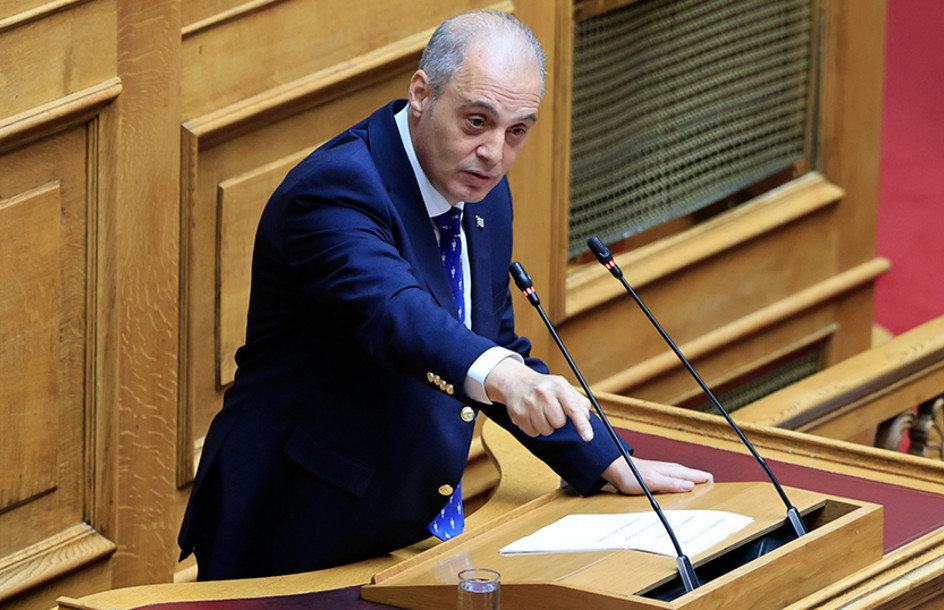 Μήνυση από τον Γαβριήλ Σακελλαρίδη και τους βουλευτές της Νέας Αριστεράς κατά του Κυριάκου Βελόπουλου για υποκίνηση βίας