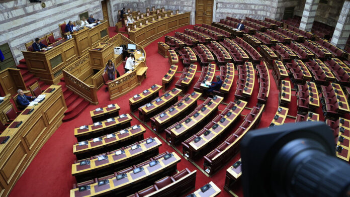 Νομοθετήματα στη Βουλή έως τα μέσα Ιουλίου με φόντο τα σενάρια για τον χρόνο διεξαγωγής των εκλογών