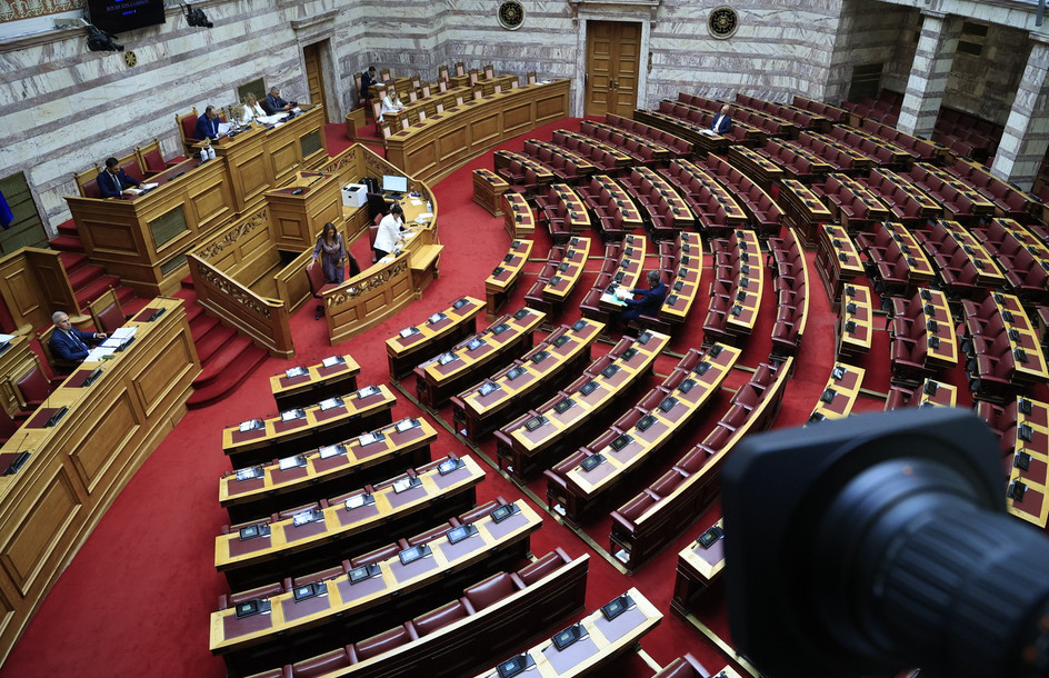 Νομοθετήματα στη Βουλή έως τα μέσα Ιουλίου με φόντο τα σενάρια για τον χρόνο διεξαγωγής των εκλογών