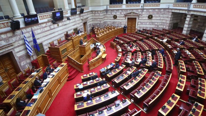 Η Βουλή φωταγωγήθηκε για την Παγκόσμια Ημέρα Ευαισθητοποίησης για τη Νόσο του Κινητικού Νευρώνα