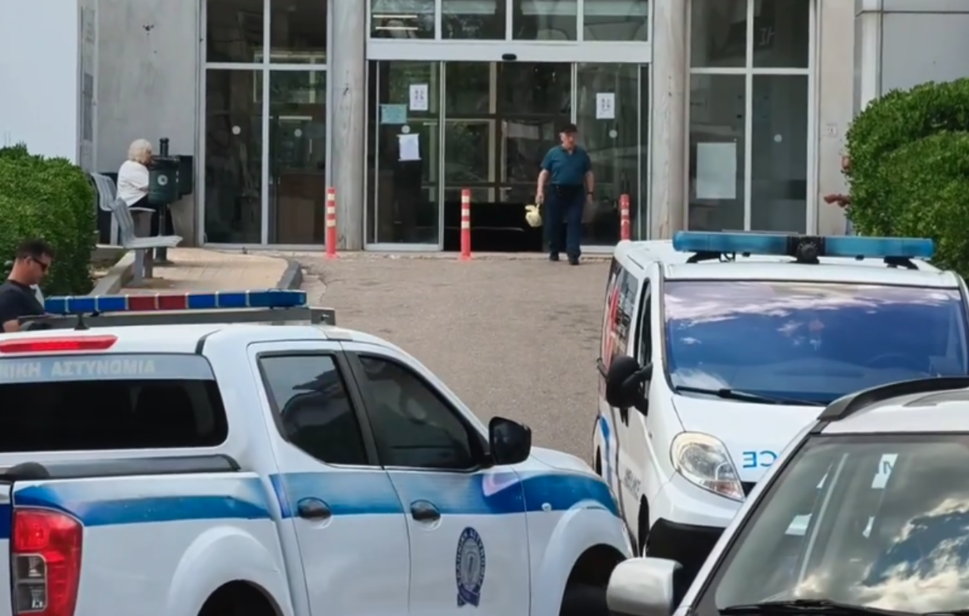 Καταδίωξη στο Άργος: Σε τρίτο νοσοκομείο μεταφέρθηκε ο 20χρονος – Πόσες φορές πυροβόλησαν οι αστυνομικοί