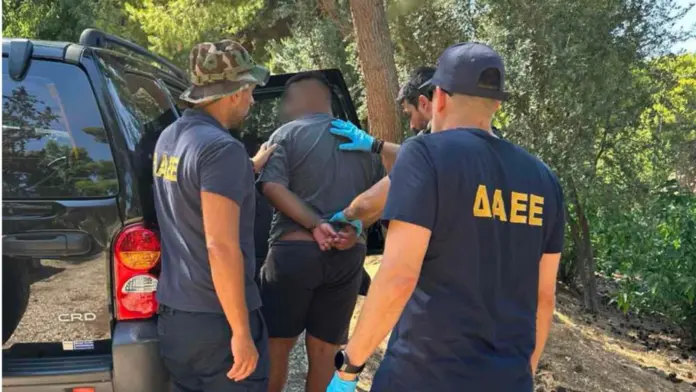 Φωτιά στο θέατρο Μπάντμιντον: Πώς οι Αρχές βρήκαν τους τρεις που ευθύνονται – Φέρεται να έκαιγαν καλώδια για να αφαιρέσουν τον χαλκό