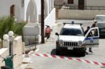 Σαντορίνη: Τέσσερις συλλήψεις για έκθεση ανηλίκων – Σοβαρές ελλείψεις υγιεινής σε κατοικίες