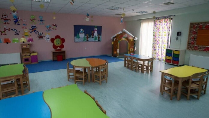 Βρεφονηπιακοί σταθμοί ΔΥΠΑ: Συνεχίζονται οι αιτήσεις – Ποιοι είναι οι δικαιούχοι