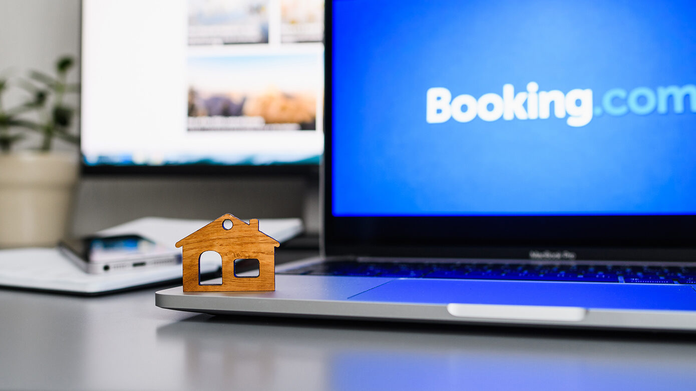 Booking.com στο μικροσκόπιο της Επιτροπής Ανταγωνισμού για τις online κρατήσεις
